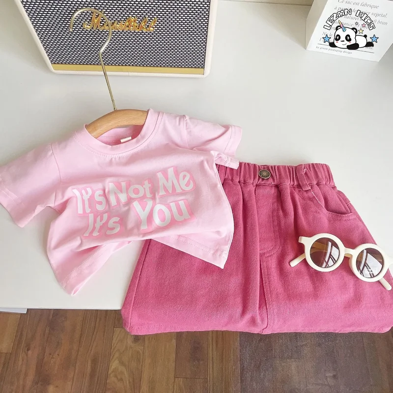 LEZONKIDS - Conjuntos de Roupas para Meninas Rosa com Estampa de Letra Camiseta de Algodão Short de Jeans Rosa Doce Fofo Conjuntos de Roupas Infantil Personalizados